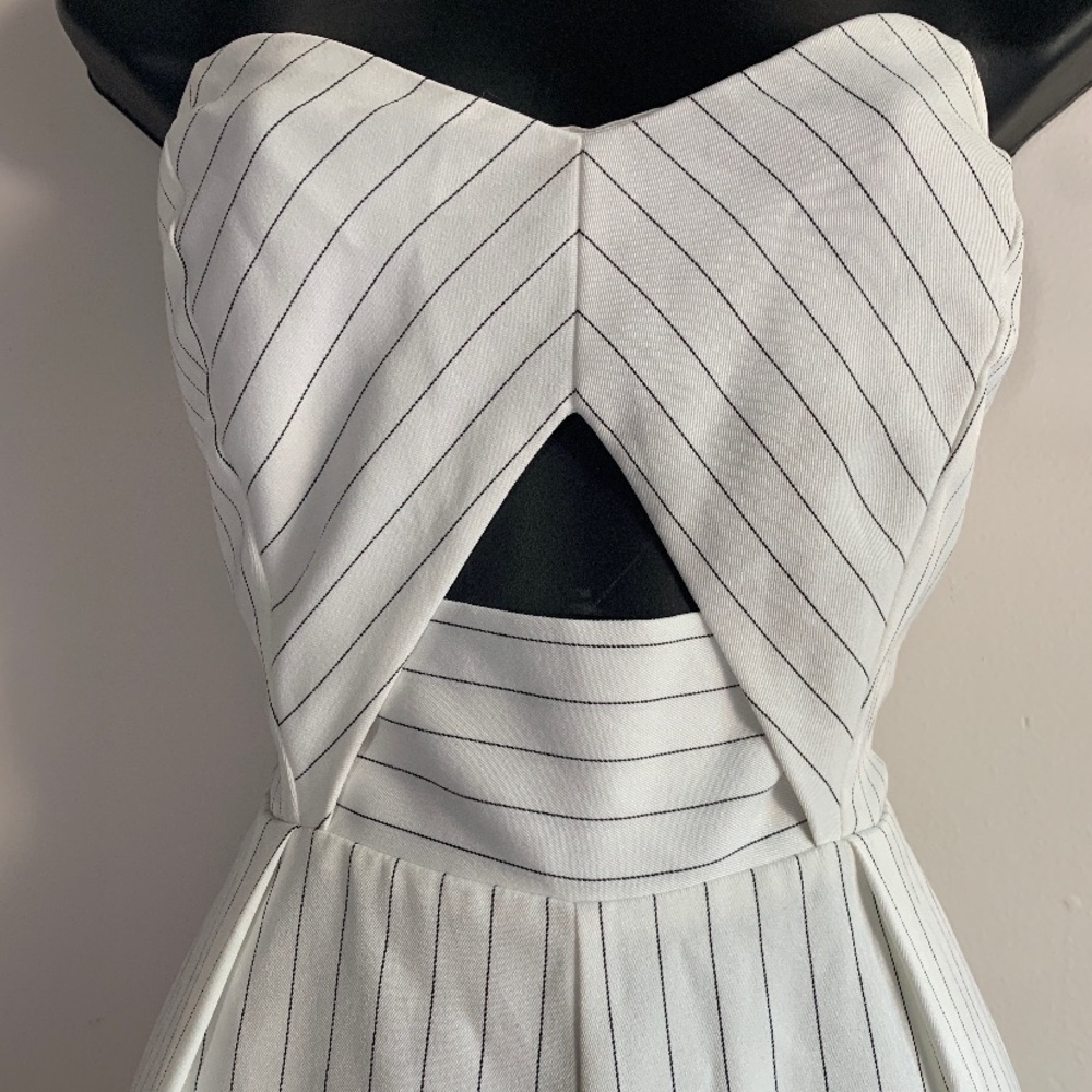 Dress - Picture 2 of 5